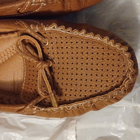 BUY 1 GET 1 FREE: 2 Women Flat Shoes - Picture 9 of 13